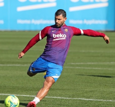 Barcelona Striker Sergio Aguero Retires From Football Due To Heart ...