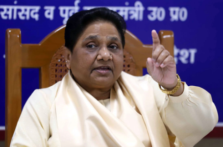BJP, Congress hand-in-glove over Constitution issue: Mayawati