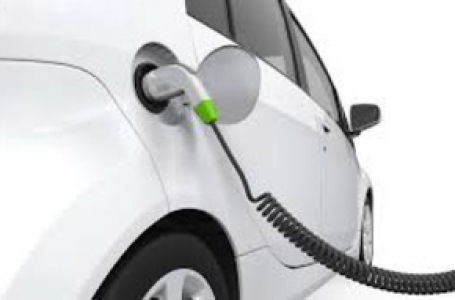 Centre to build 5,833 new EV charging stations along national highways