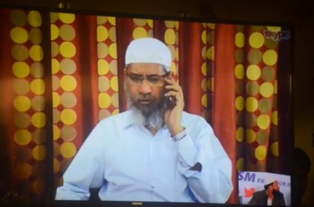 Fugitive radical preacher Zakir Naik to tour Pakistan in October