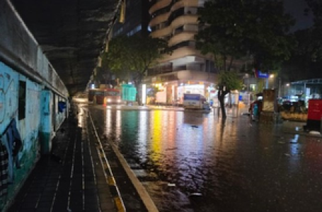 Mumbai braces for more rain today, schools-colleges shut; 4 killed so far