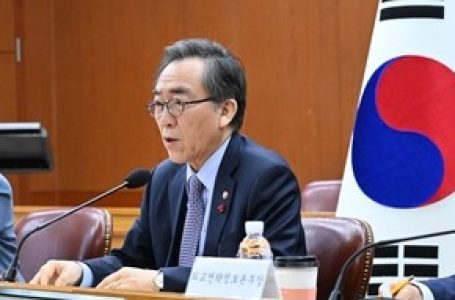 South Korean, Chinese FMs reaffirm ties amid political uncertainties