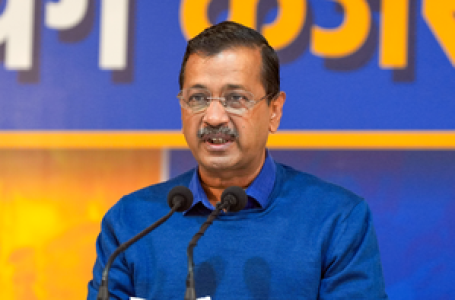 Kejriwal faces intense criticism for taking big cavalcade